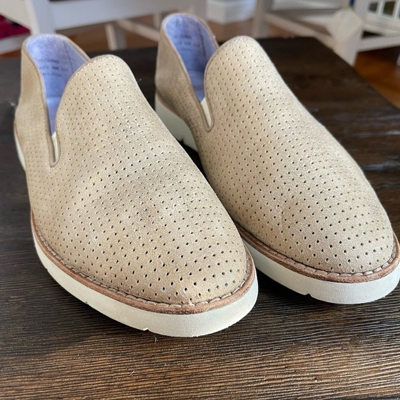 Johnston and Murphy perforated loafers - Picture 3 of 10